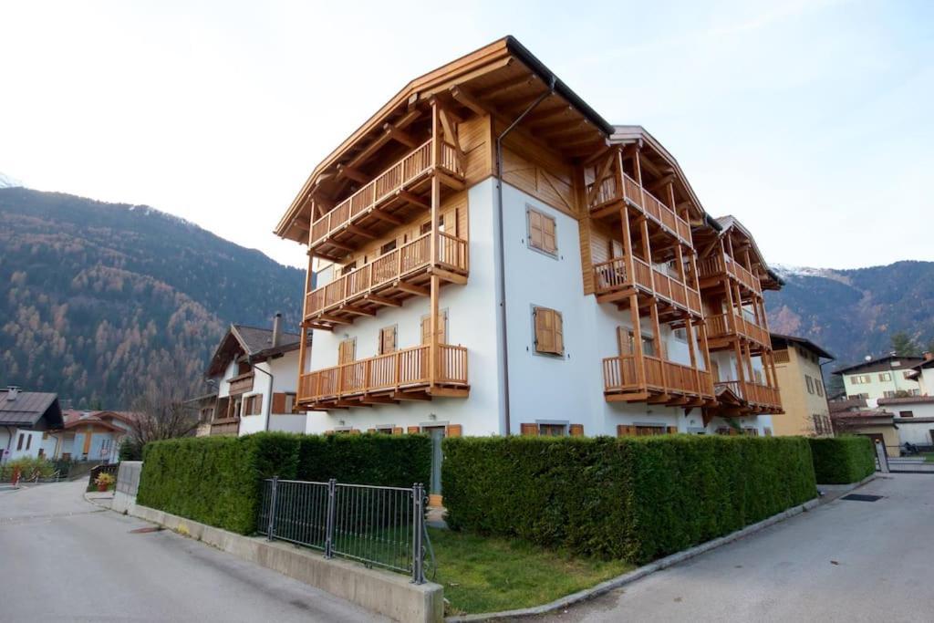 Lovely Apt In Pinzolo Val Rendena 7 エクステリア 写真